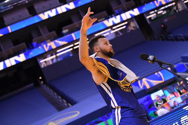 姆巴佩球员通道内找队友沟通没人理