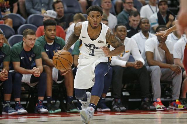 苏群建议重新启用王哲林：他打亚洲球队是一绝